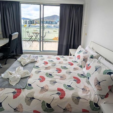 Dana-Cozy Private Room In Shared Central Apt-Rm 2 堪培拉 外观 照片